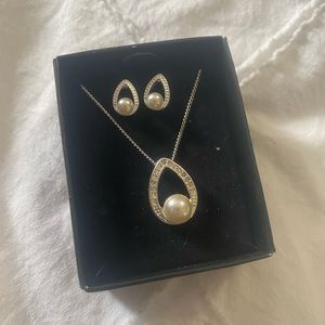 NIB necklace and earrings set